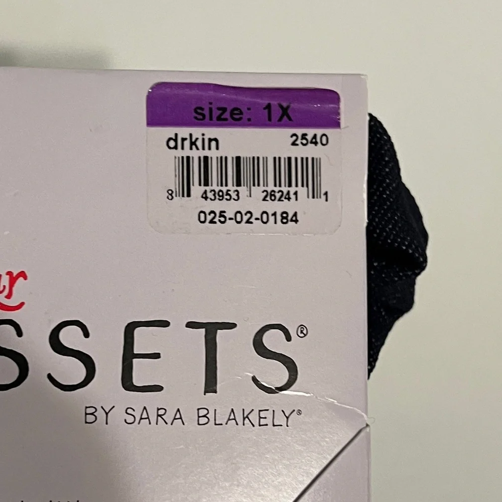 NWT Spanx Assets Shaping Seamless Denim Legging Dark Indigo, size 1X. Dark blue - Picture 4 of 9